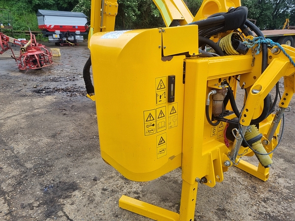 Chris Atkin & Son Ltd - Shelbourne Reynolds 660T